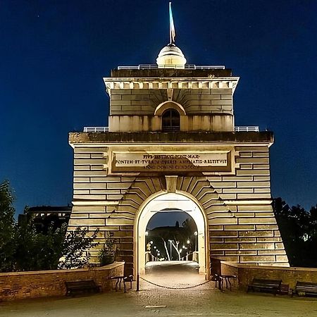 Dolcevita Ponte Milvio Rome Buitenkant foto